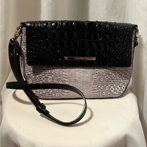 Excellent condition! Black and White  Brahmin Croc-Embossed Shoulder/Crossbody